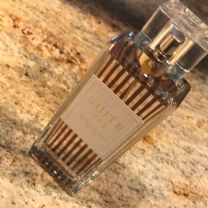 Henri Bendel Suite 712